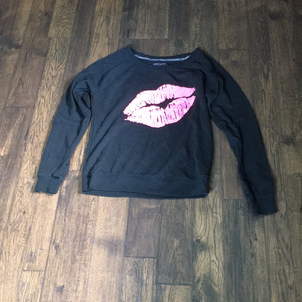Black shirt with pink lips